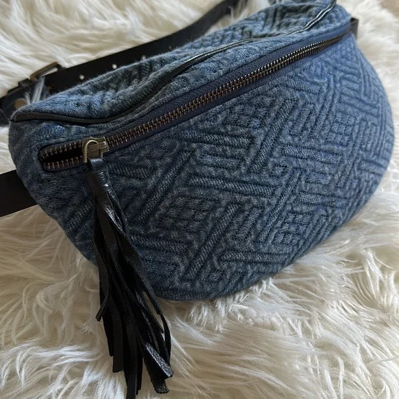 Urban Outfitters Ecote denim cross body fanny pack - Picture 2 of 4